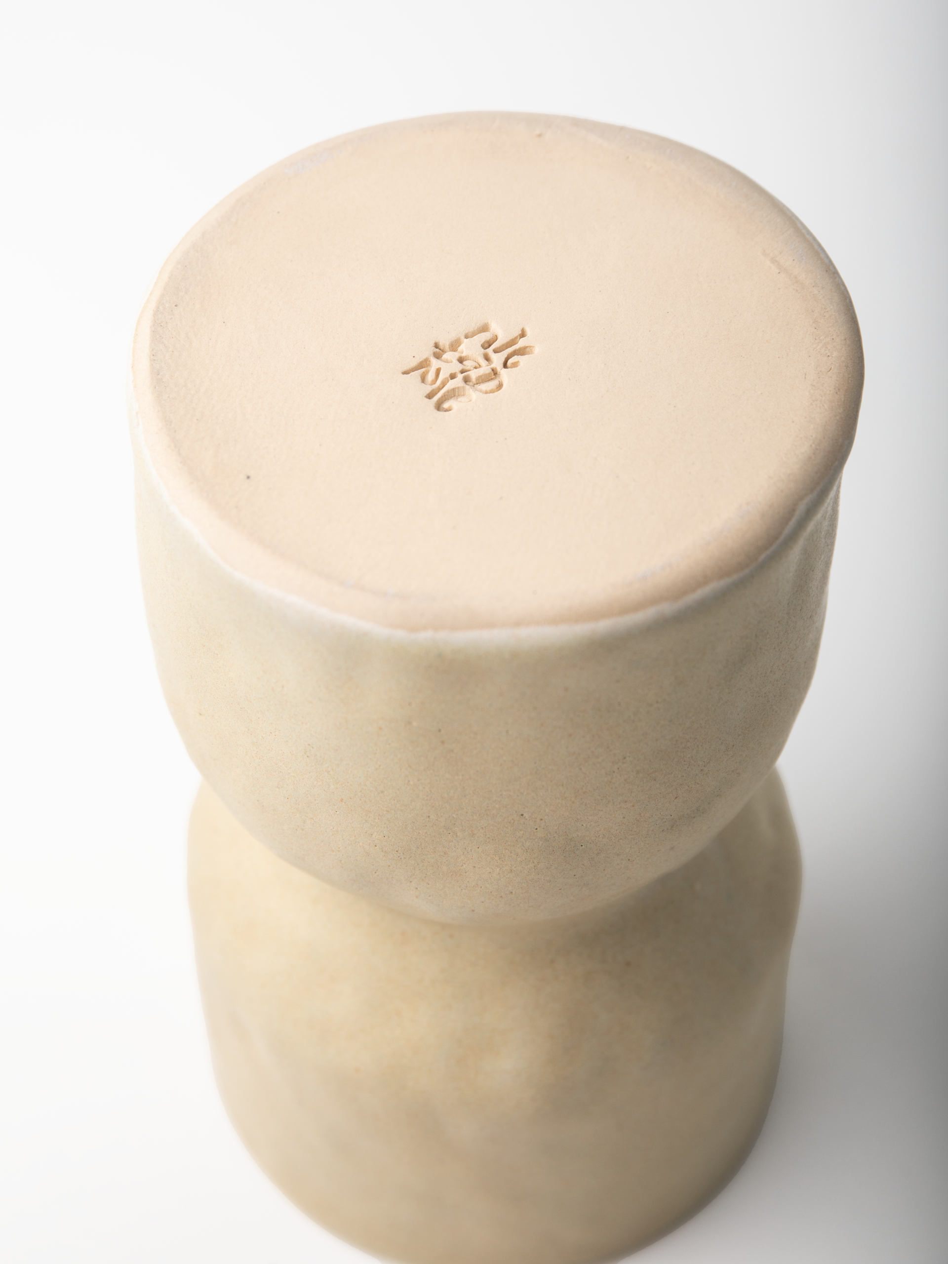 WAZON_03_Hourglass_detailbottom